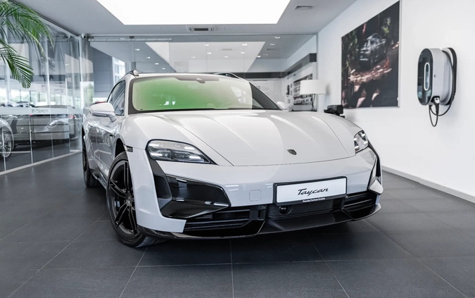 Porsche Taycan cena 954258 przebieg: 10, rok produkcji 2023 z Siechnice małe 781